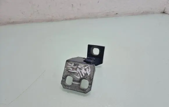 Alfa Romeo Giulia Front door upper hinge 