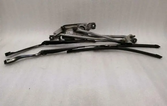 Ford Mustang VI Front wiper linkage and motor GR3B17500BA