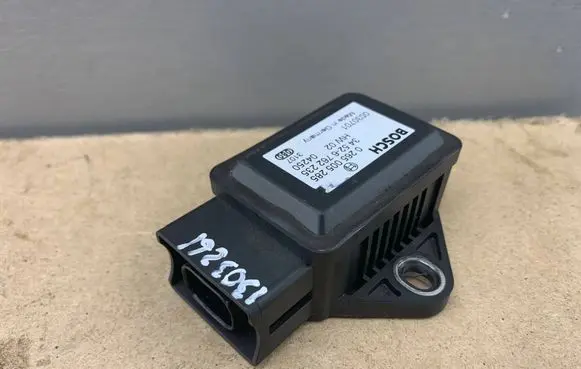 BMW 7 E65 E66 ESP acceleration yaw rate sensor 34526774040 5004375 0265005285