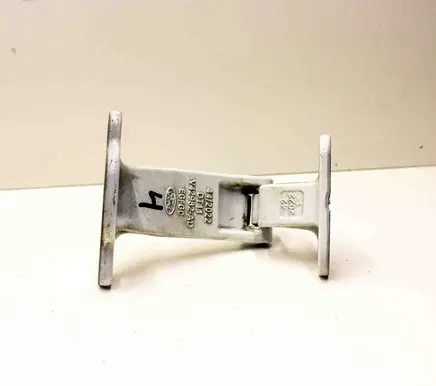 Tailgate/trunk/boot hinge