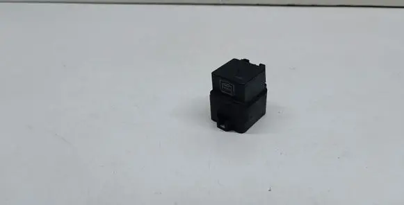 BMW X3 F25 Coolant fan relay 9207913