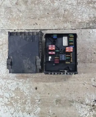 Volkswagen Golf Plus Fuse box set 1K0937132F