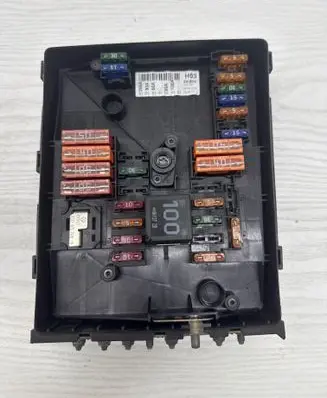 Volkswagen Golf V Fuse module 1K0937125A 01718307