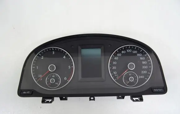 Volkswagen Touran II Speedometer (instrument cluster) 1T0920875J