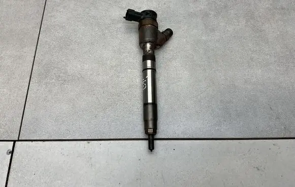 Hyundai i40 Fuel injector 338002A610 0445110589