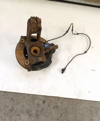 Front wheel hub