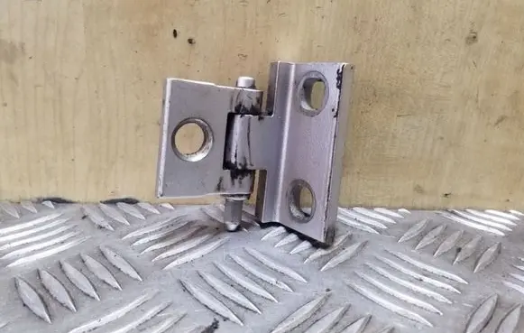 Volvo V70 Front door upper hinge