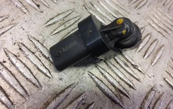 Volkswagen Golf VII Fuel pressure sensor 5C0201733