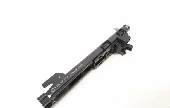 Mercedes-Benz GLA W156 X156 Seat belt height adjuster 