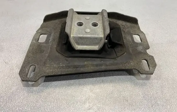 Peugeot 5008 Gearbox mount 9807420980