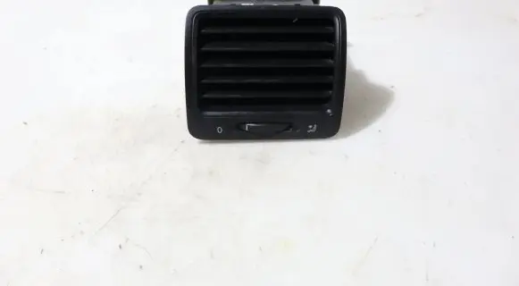 Volkswagen Golf V Dashboard side air vent grill/cover trim