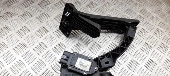 Hyundai i40 Accelerator throttle pedal 327272T900