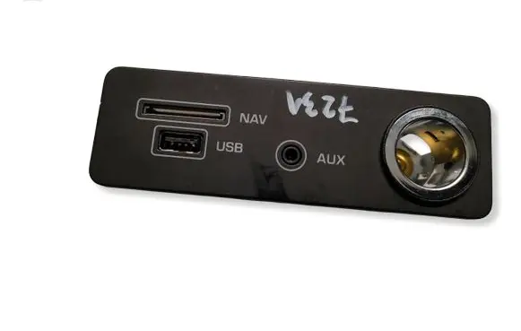 Jaguar XE USB socket connector FK7219C166BC