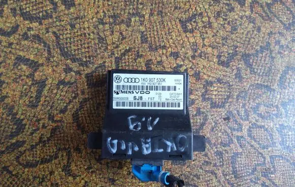 Skoda Octavia Mk2 (1Z) Gateway control module 1K0907530K 1K0907951 5WK50000B