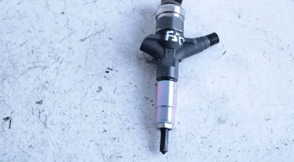 Subaru Forester SH Fuel injector 16613AA020
