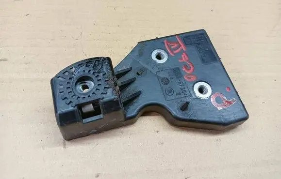 Skoda Octavia Mk4 Headlight/headlamp mounting bracket 5E3804594