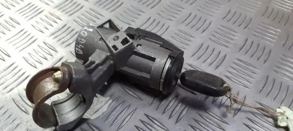 Toyota Corolla E120 E130 Ignition lock 45020024 45020-02-4