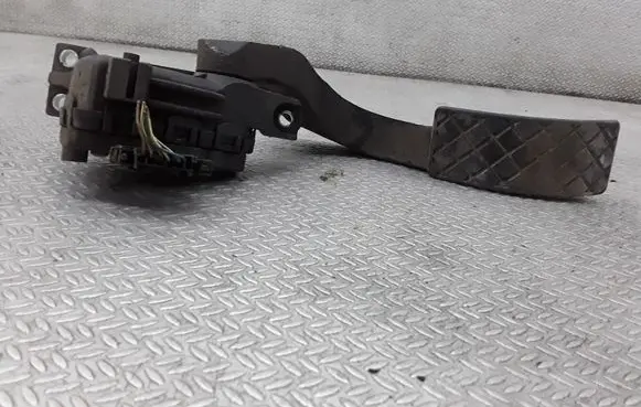 Audi A6 S6 C5 4B Accelerator throttle pedal 8D1721523F