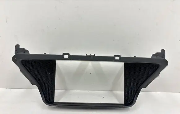 Mercedes-Benz CLS C218 X218 Radio/GPS head unit trim A2186800136 9029400