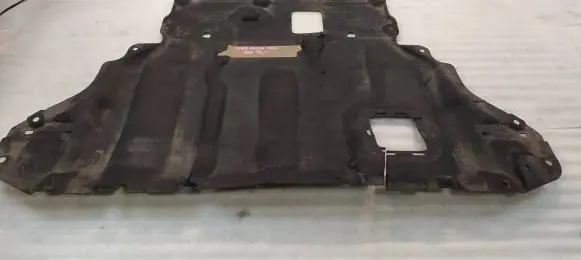 Ford Focus Center/middle under tray cover 