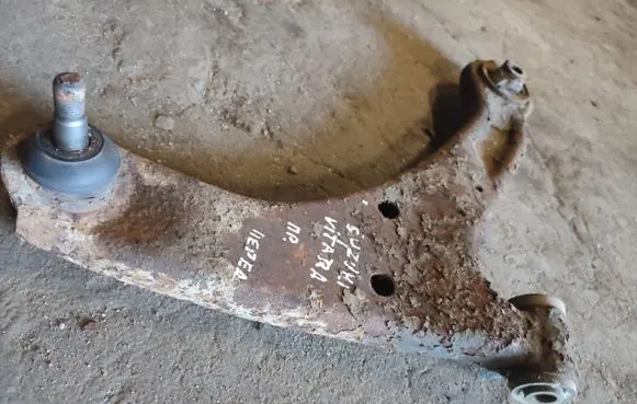Suzuki Grand Vitara II Front control arm
