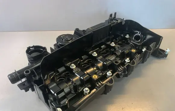 BMW 3 F30 F35 F31 Rocker cam cover 11127810584 7810584 11128570828
