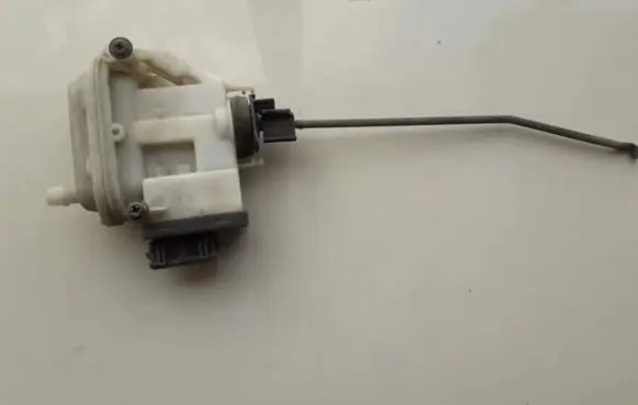 Volkswagen PASSAT B4 Central locking motor 3a0862153b