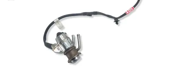 Skoda Octavia Mk3 (5E) AdBlue injector 04L131113P