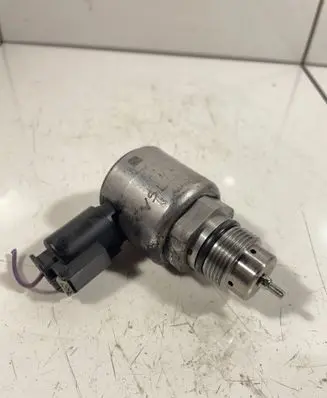 Mercedes-Benz B W245 Fuel pressure regulator 93072522A00 8113141