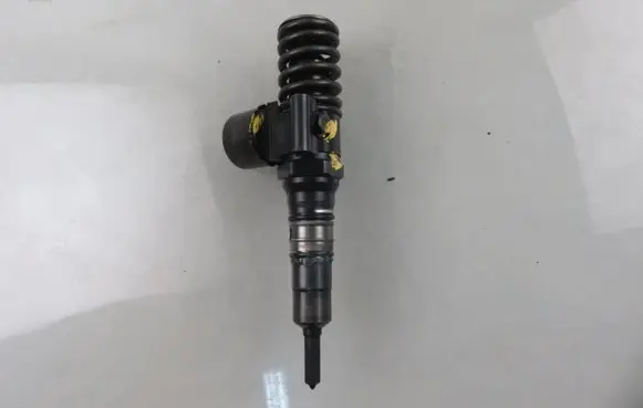 Fuel injector