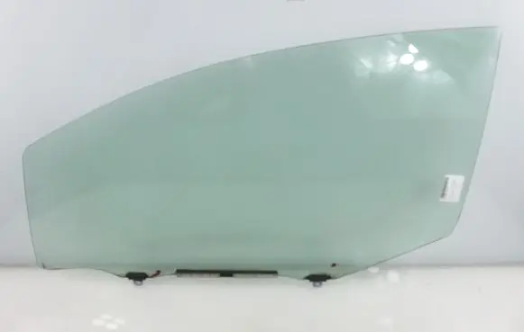 Toyota Yaris Front door window/glass (coupe) 