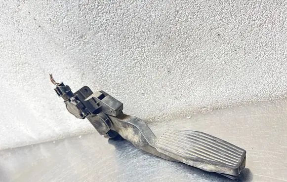 Opel Zafira A Accelerator throttle pedal 0281002298 09100418