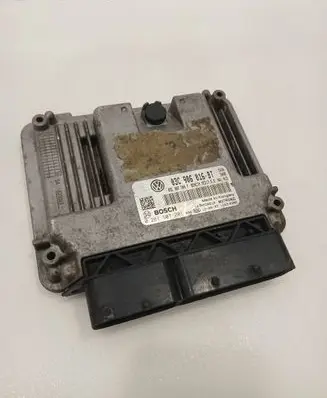 Volkswagen Jetta VI Engine control unit/module 03C906016BT 0261S07201 03C907309F