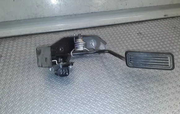 Toyota Corolla Verso AR10 Accelerator throttle pedal 8928152021