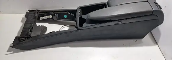 Mercedes-Benz C AMG W204 Center console A2045401307 20070920 A2046800150