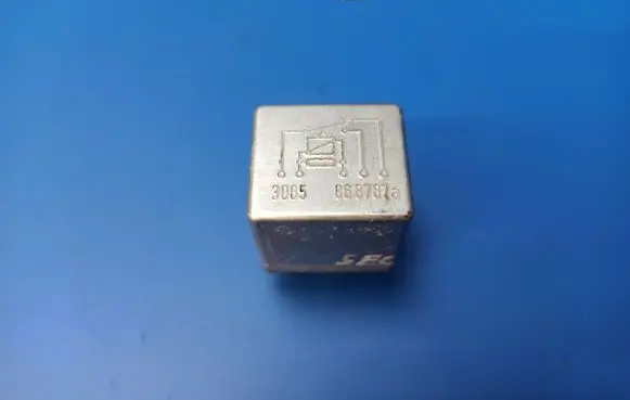 Mercedes-Benz 380 560SEC C126 Other relay 0015420219