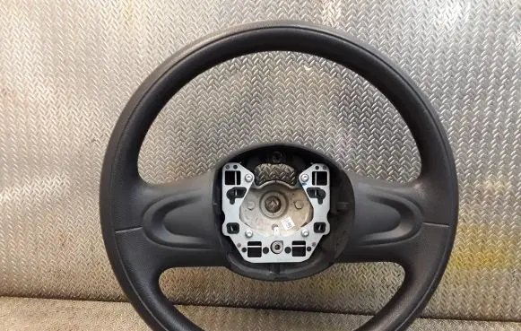 Mini One - Cooper Coupe R56 Steering wheel 2752916