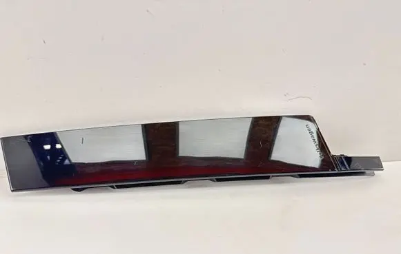 Volkswagen Tiguan Front door glass trim molding 5NA837901C