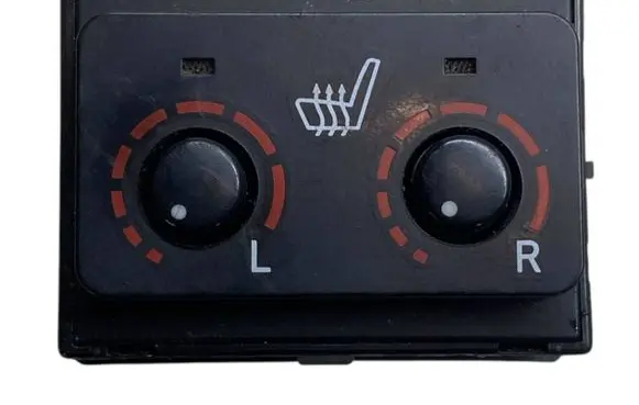 Lexus RX 330 - 350 - 400H Seat heating switch 453421