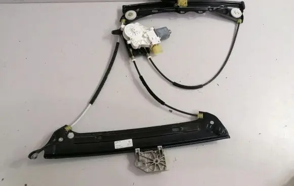 BMW 4 F36 Gran coupe Front door window regulator with motor 7326328