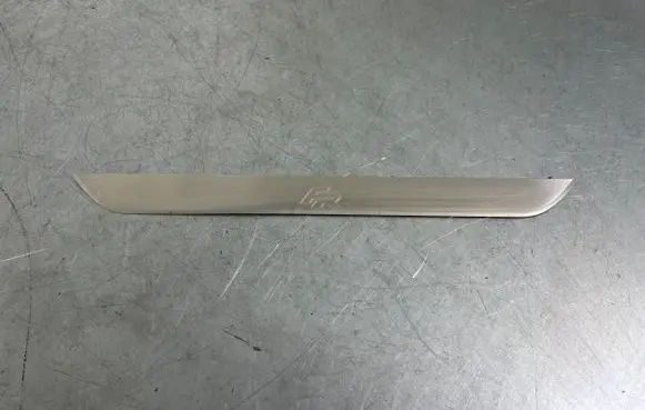 Seat Leon (5F) Front sill trim cover