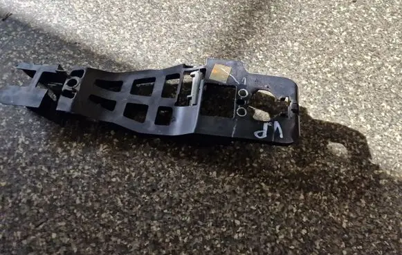 Front door exterior handle/bracket