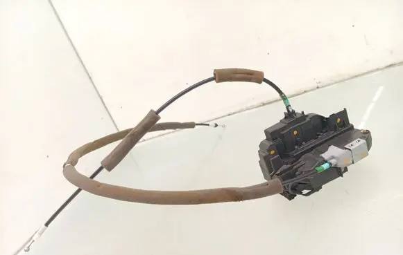 Nissan Note (E12) Rear door lock 