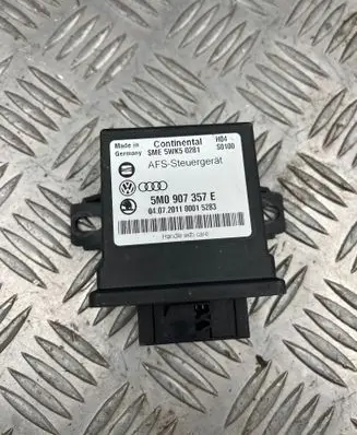 Volkswagen PASSAT B7 Light module LCM 5WK50281 5M0907357E