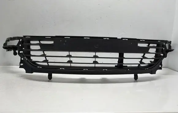 Renault Clio IV Front bumper lower grill 622547652R