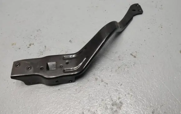 Mercedes-Benz E W212 Headlight/headlamp mounting bracket PP212620028 51312