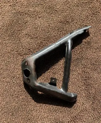 Mercedes-Benz C W203 Engine mounting bracket 6110981729