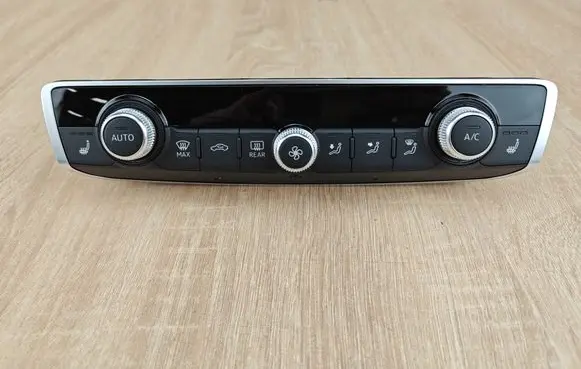 Audi Q3 F3 Climate control unit 83A820043J