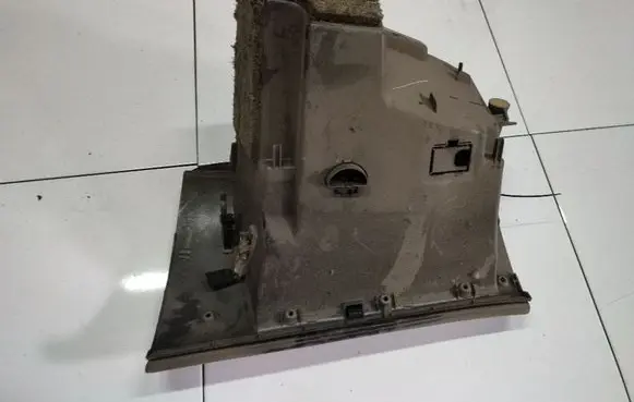 Peugeot 407 Glove box
