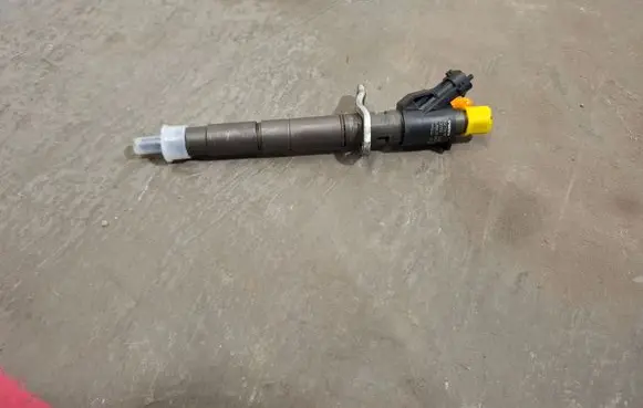 Volvo V60 Fuel injector 31272690 0445116016